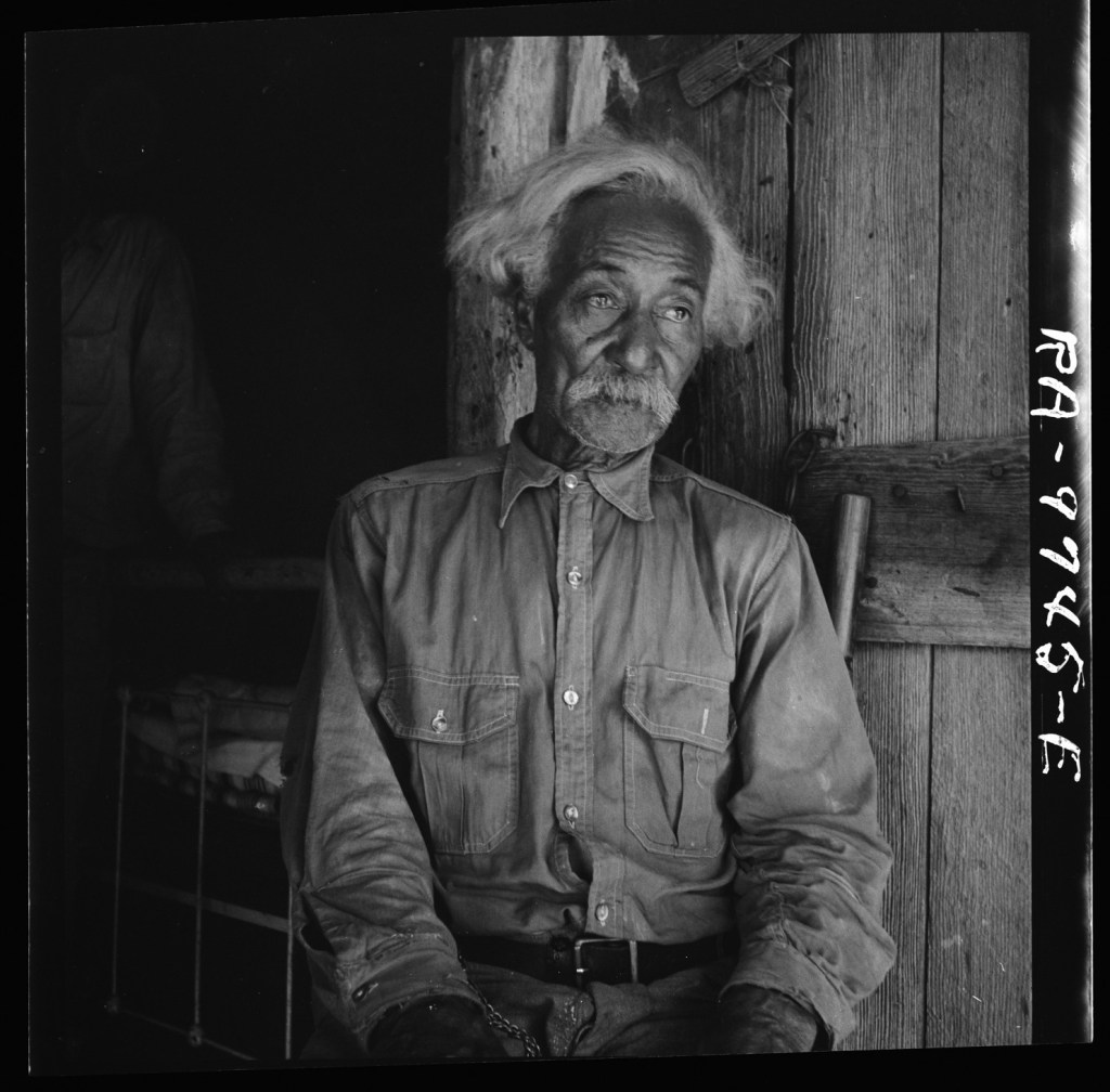 Bob Lemmons, Carrizo Springs, Tex. in 1936. Lemmons was born a slave south of San Antonio around 1850. He came to Carrizo Springs during the Civil War with white cattlemen seeking a new range. He knew Billy the Kid, King Fisher, and other noted bad men of the border. (Dorothea Lange/Library of Congress Prints and Photographs Division)